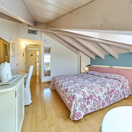 Belvedere Hotell 3*